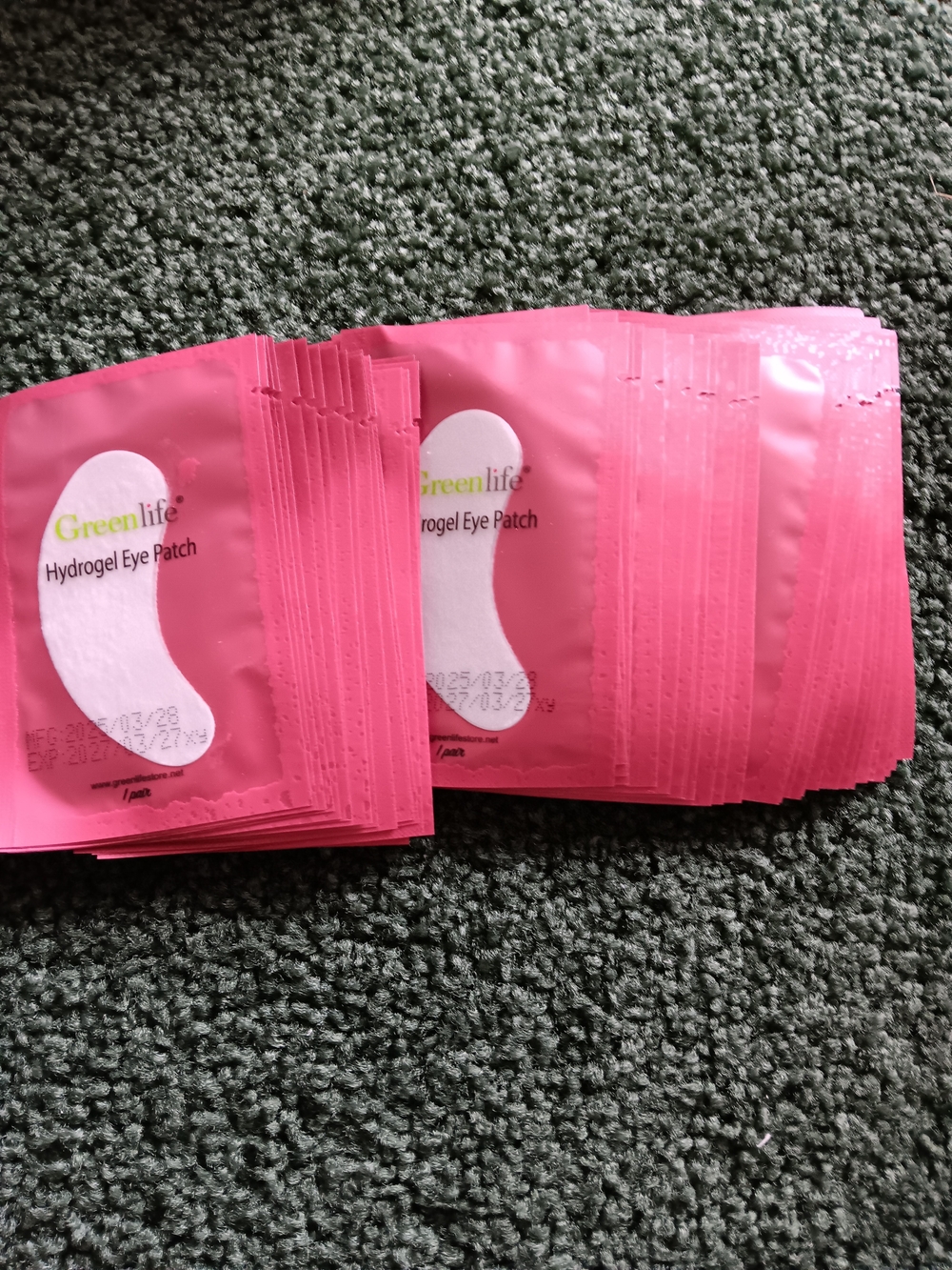 Under Eye Pink Hydrogel Eye Patch For Use With Extensions